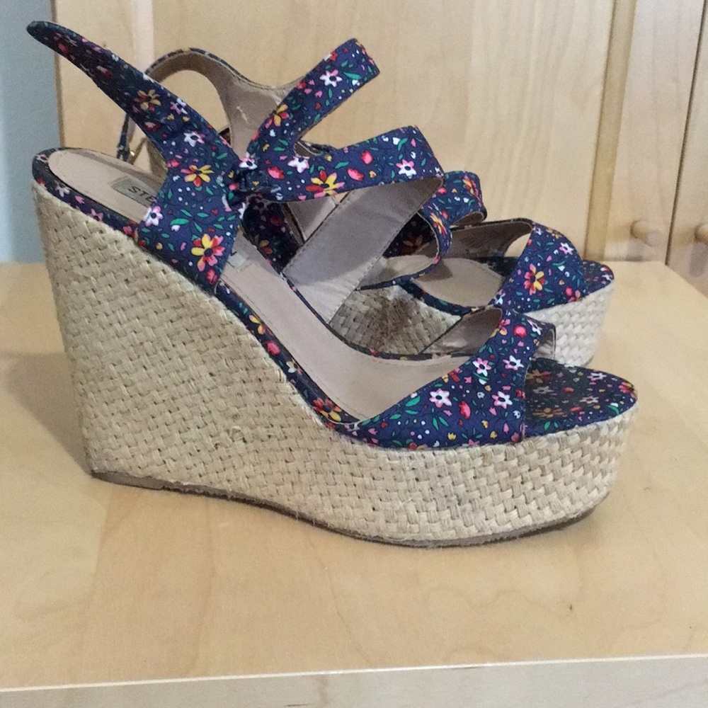 Summer wedges